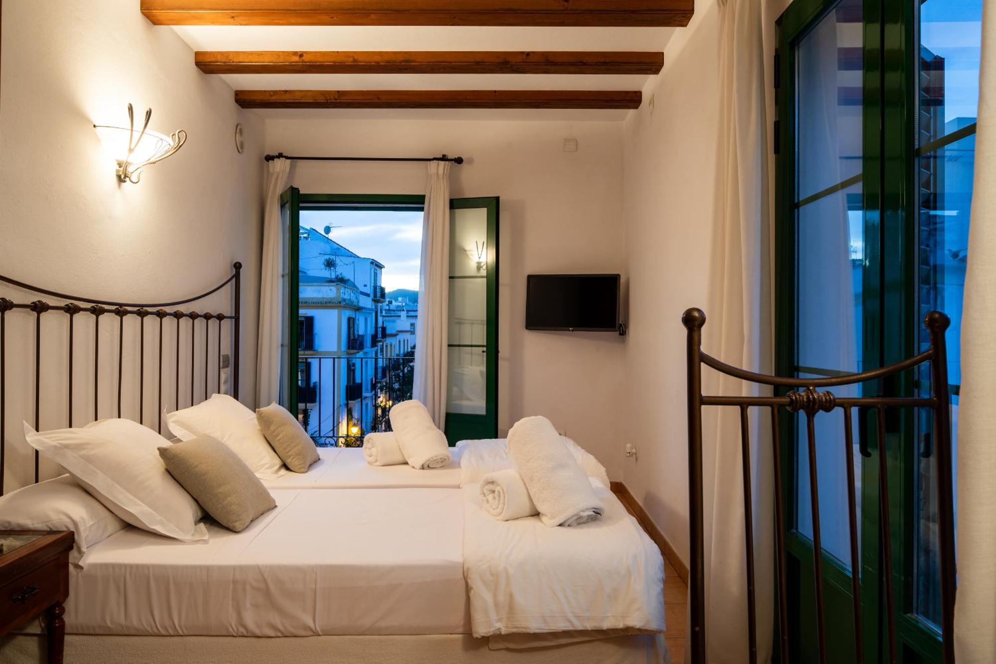 Apartamentos Mariano Ibiza Bagian luar foto