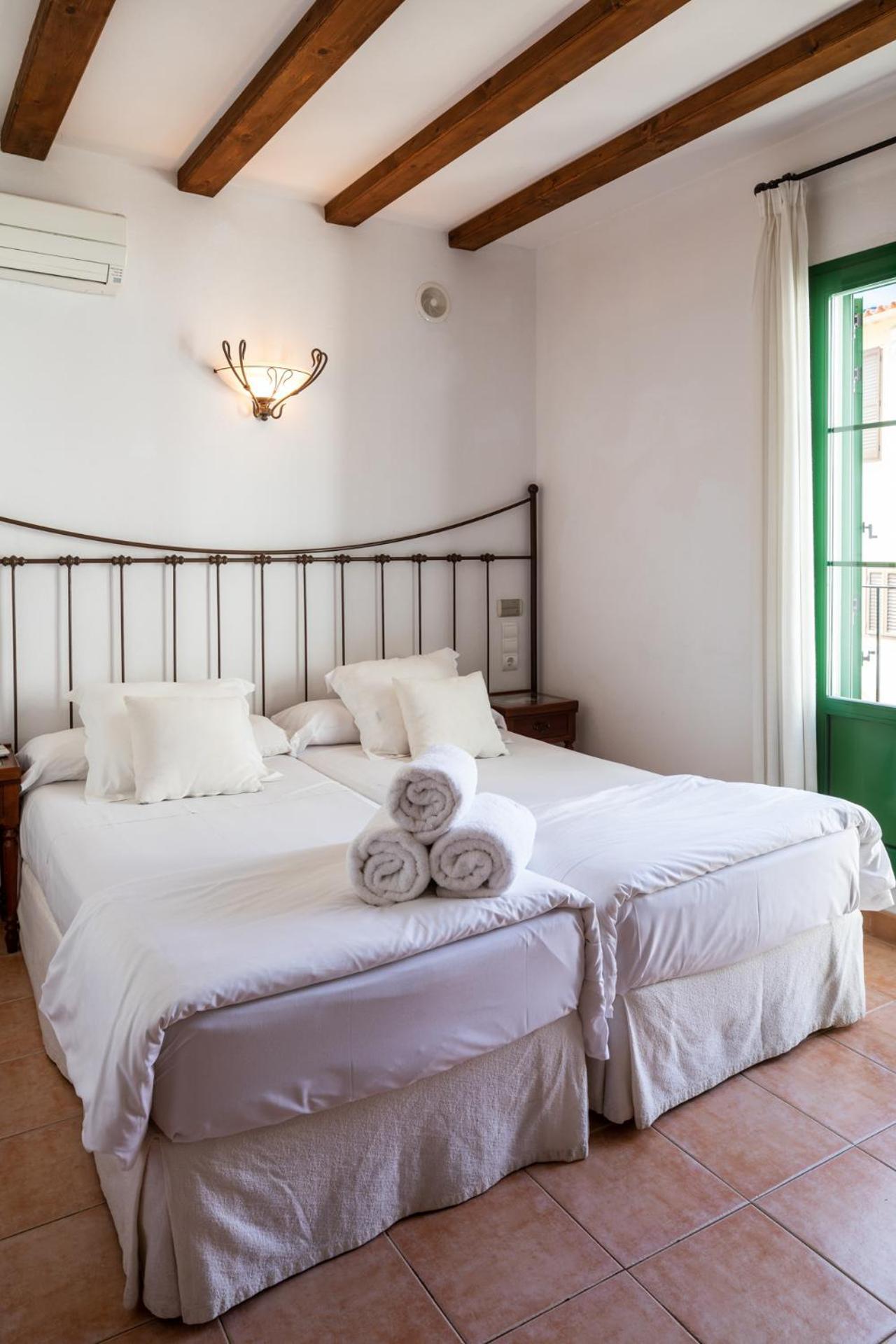 Apartamentos Mariano Ibiza Bagian luar foto
